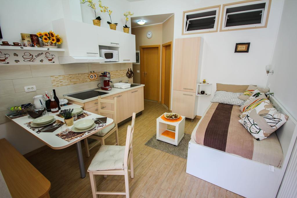 Apartments Lavanda & Cappuccino Portoroz Room photo